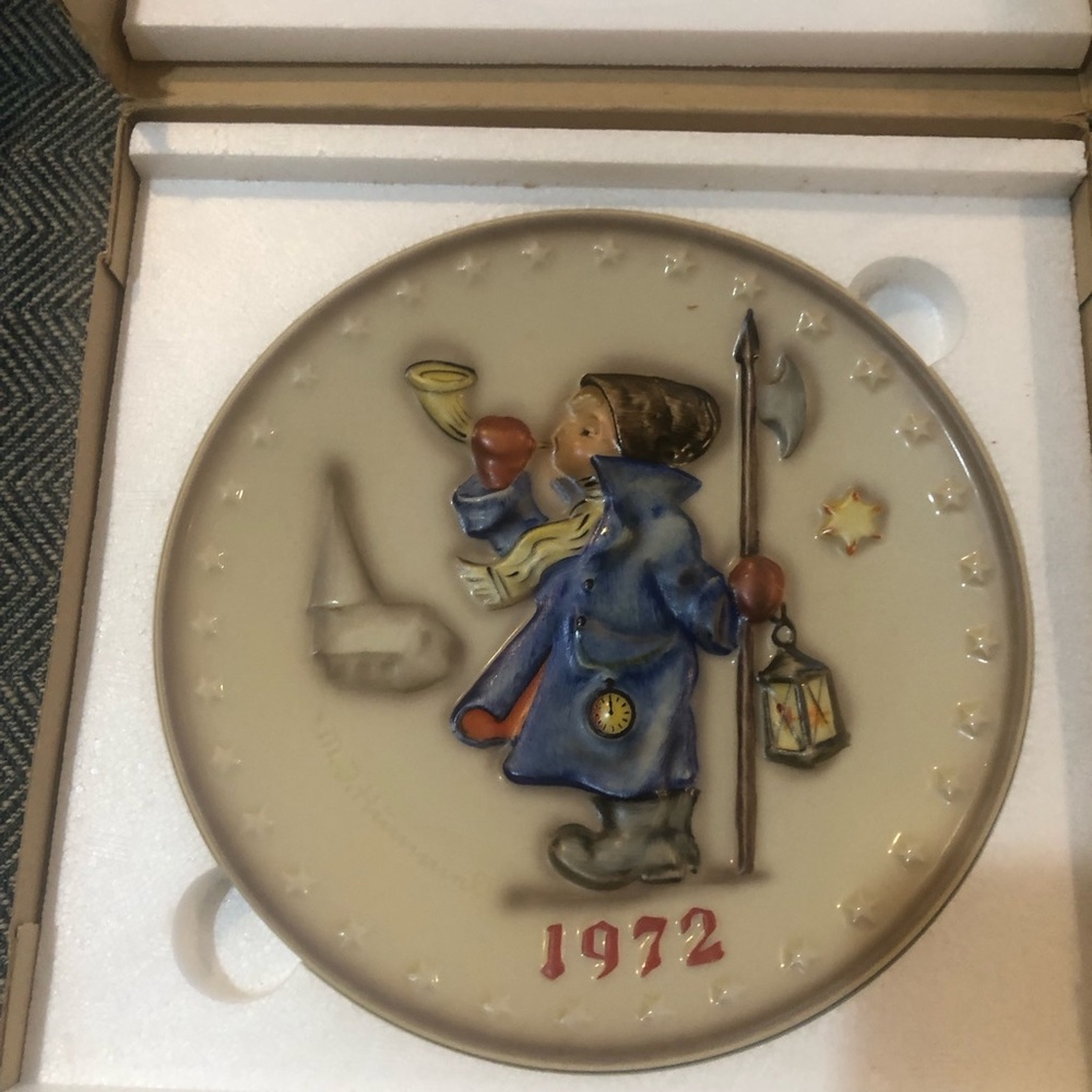 Hummel Goebel vintage collectible annual 1972 plate